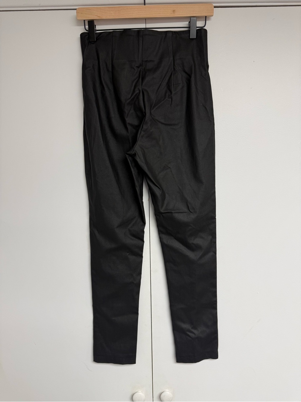 All Things Golden Second Skin Vegan Leather Black Pants Gold Zip M - Picture 2 of 4